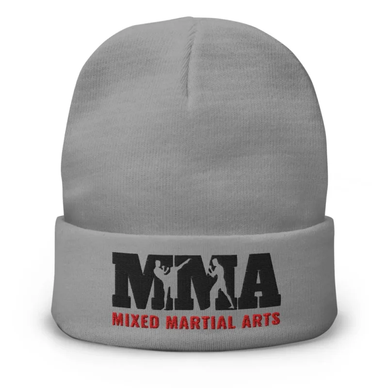 Bonnet ajusté brodé devant des grandes lettres « MMA » avec deux silhouettes de combattants en négatif, l'un en high kick et l'autre en garde, et la mention « MIXED MARTIAL ARTS » en rouge. (Gris, mockup principal)
