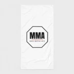 Serviette de plage blanche imprimée d'un logo « MMA » noir dans un contour octogonal, souligné d'un trait rouge et accompagné de la mention « Mixed Martial Arts ». – photo studio Serviette de plage blanche imprimée d'un logo « MMA » noir dans un contour octogonal, souligné d'un trait rouge et accompagné de la mention « Mixed Martial Arts ». – photo studio